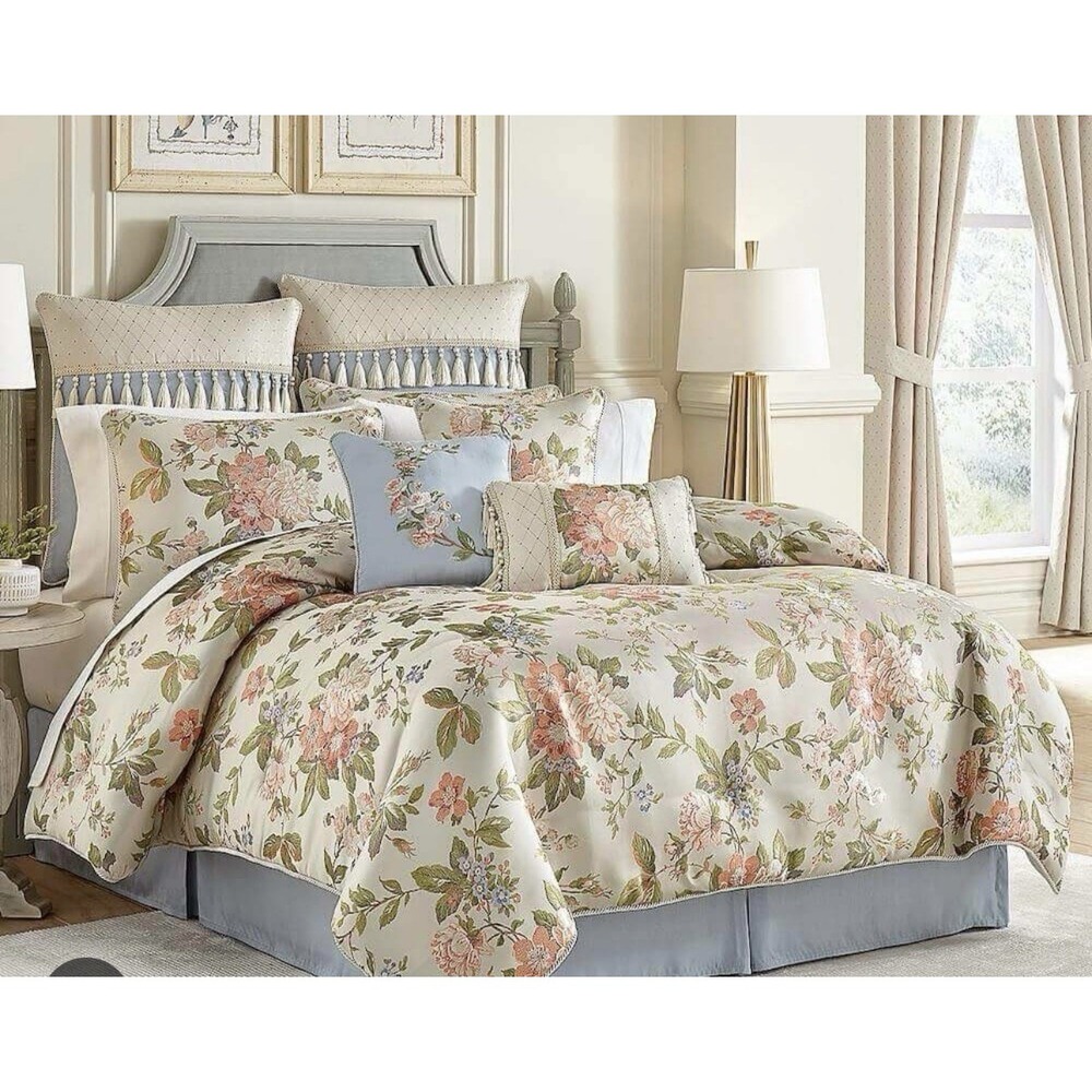 Rare CROSCILL King Comforter CARLOTTA Floral Comforter Dry Cleaned